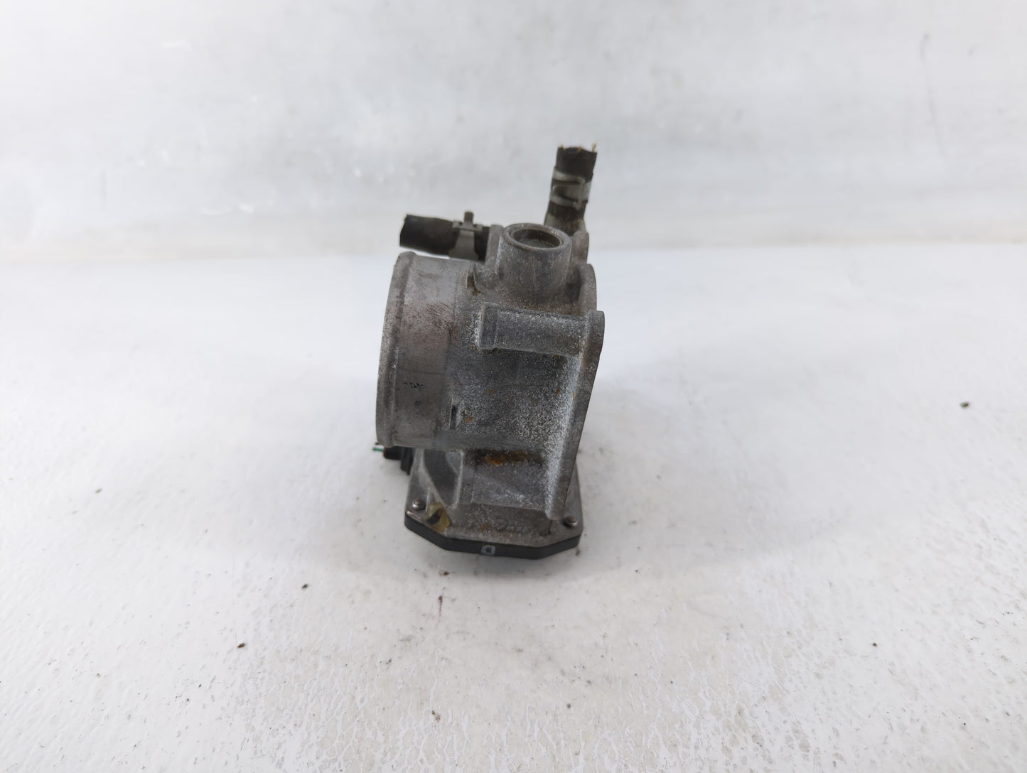 2013-2019 Nissan Sentra Throttle Body P/N:3RA60-01 B Fits Fits 2013 2014 2015 2016 2017 2018 2019 OEM Used Auto Parts - Oemu