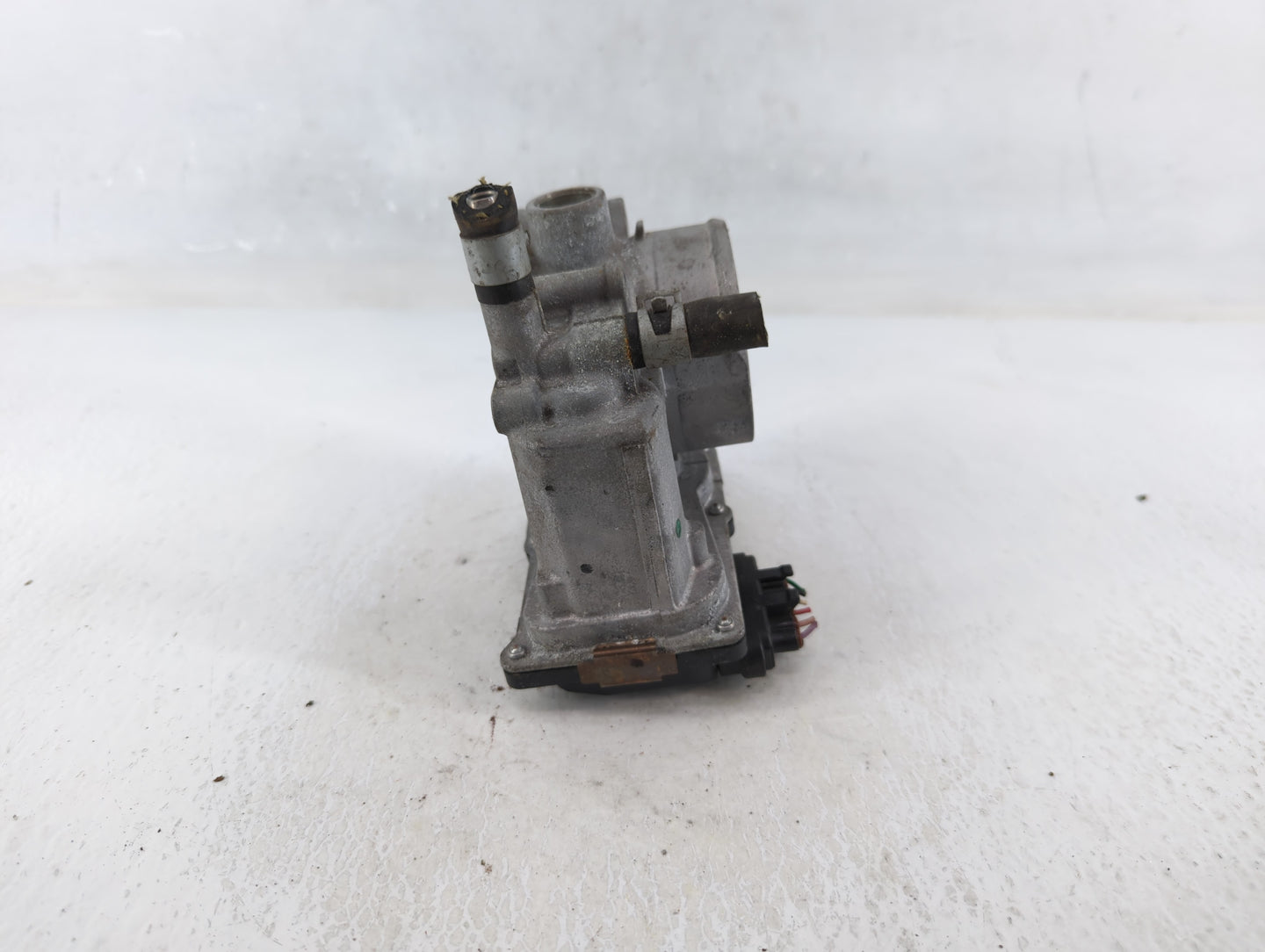 2013-2019 Nissan Sentra Throttle Body P/N:3RA60-01 B Fits Fits 2013 2014 2015 2016 2017 2018 2019 OEM Used Auto Parts - Oemu