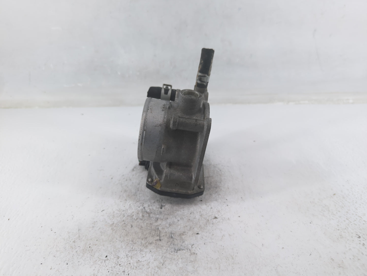 2013-2019 Nissan Sentra Throttle Body P/N:3RA60-01 B Fits Fits 2013 2014 2015 2016 2017 2018 2019 OEM Used Auto Parts - Oemu