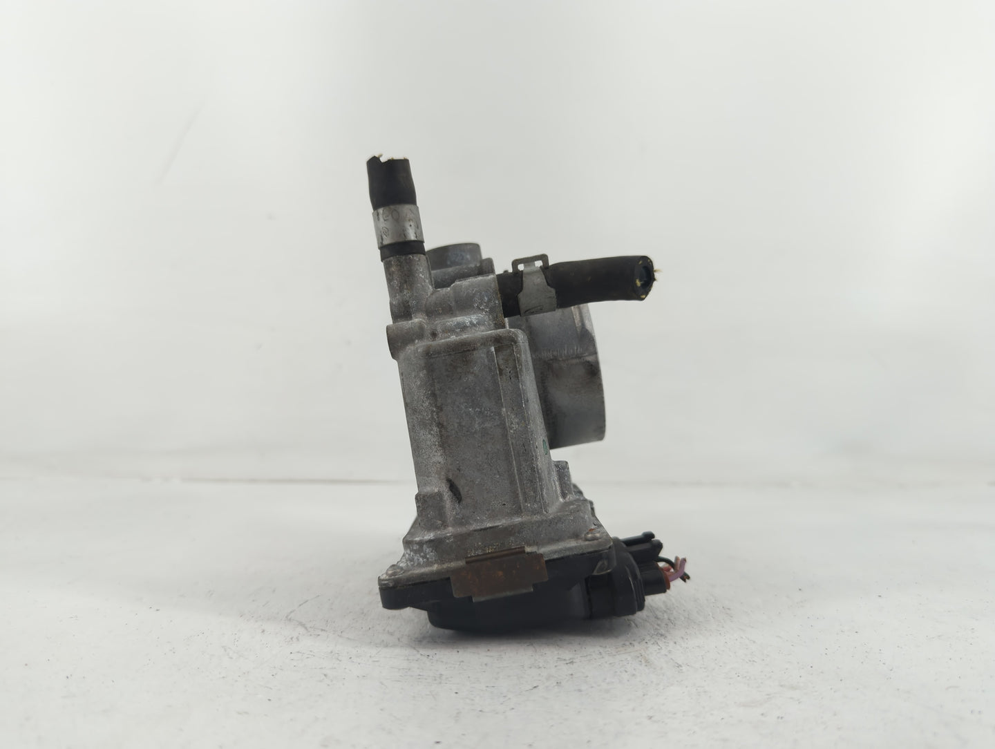 2013-2019 Nissan Sentra Throttle Body P/N:00449 7E08, 3RA60-01 B Fits Fits 2013 2014 2015 2016 2017 2018 2019 OEM Used Auto 