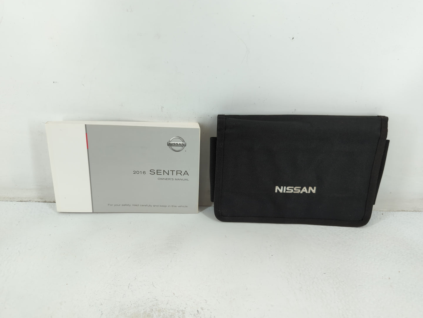 2016 Nissan Sentra Owners Manual Book Guide P/N:OM16EM 0B17U1 OEM Used Auto Parts - Oemusedautoparts1.com