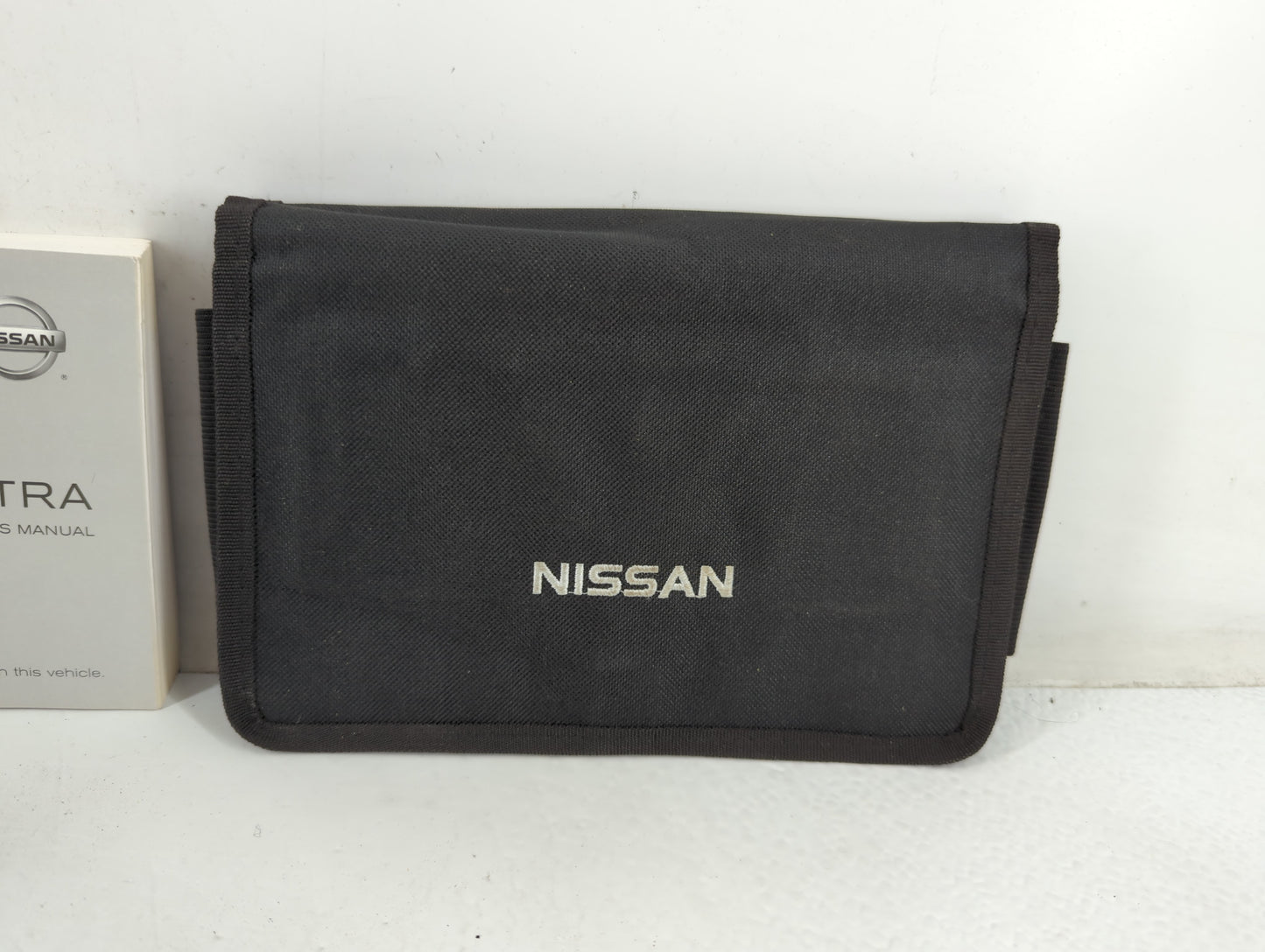 2016 Nissan Sentra Owners Manual Book Guide P/N:OM16EM 0B17U1 OEM Used Auto Parts - Oemusedautoparts1.com