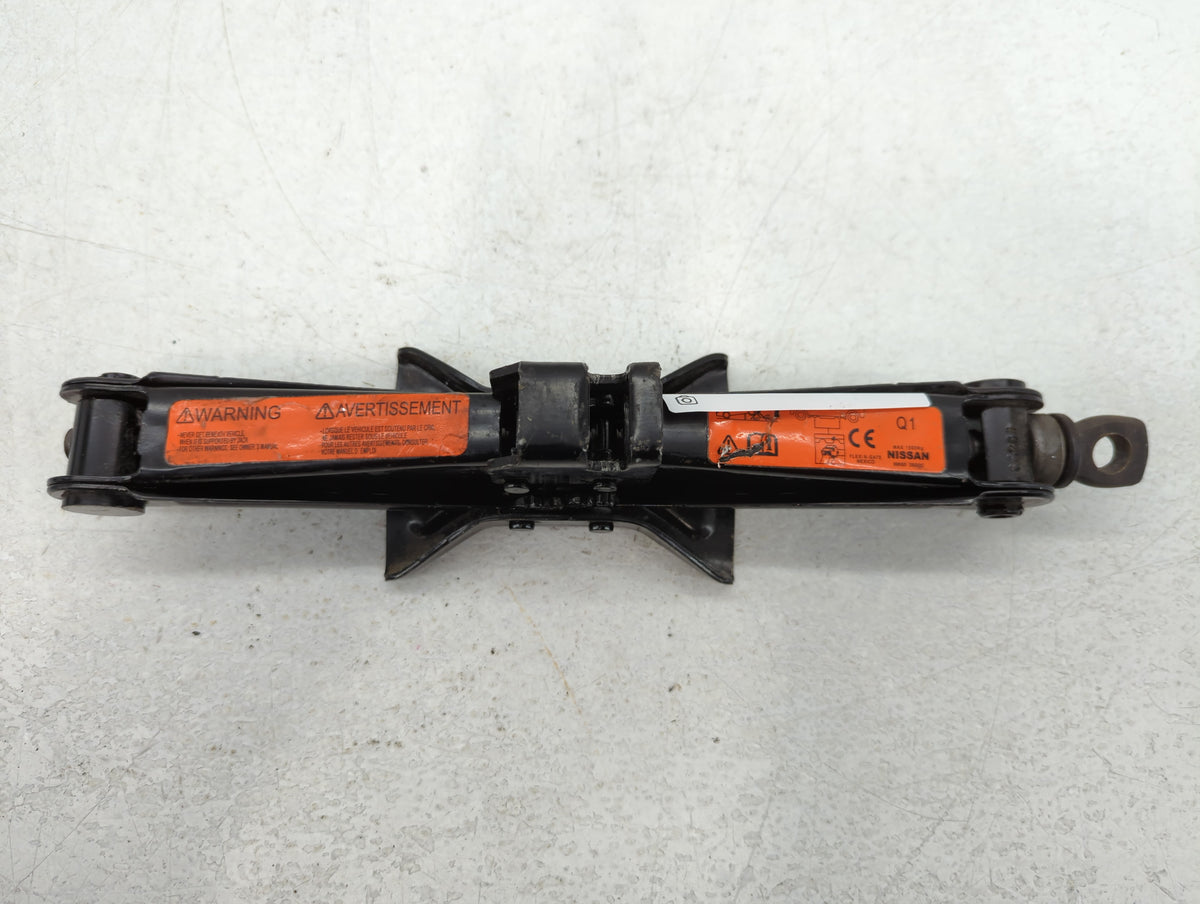 2016 Nissan Sentra Spare Scissor Car Jack 735302 - Oemusedautoparts1.com