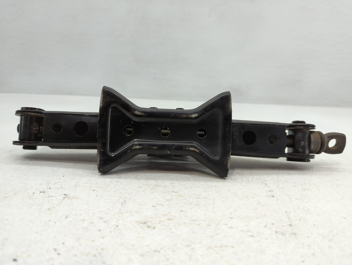 2016 Nissan Sentra Spare Scissor Car Jack 735302 - Oemusedautoparts1.com