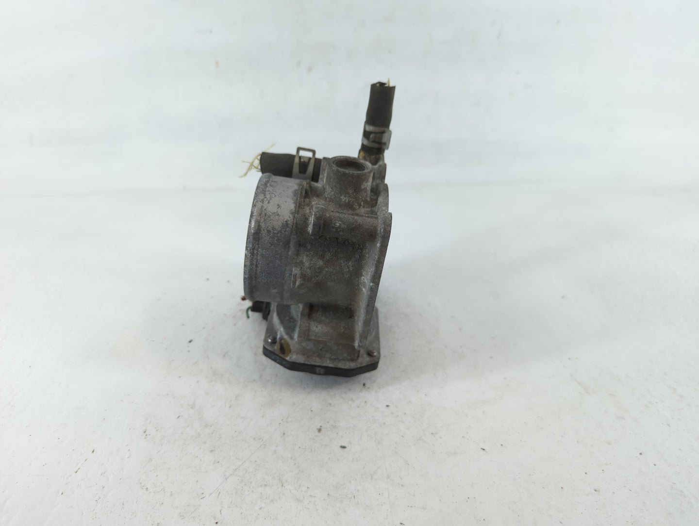 2013-2019 Nissan Sentra Throttle Body P/N:3RA60-01 B Fits Fits 2013 2014 2015 2016 2017 2018 2019 OEM Used Auto Parts - Oemu