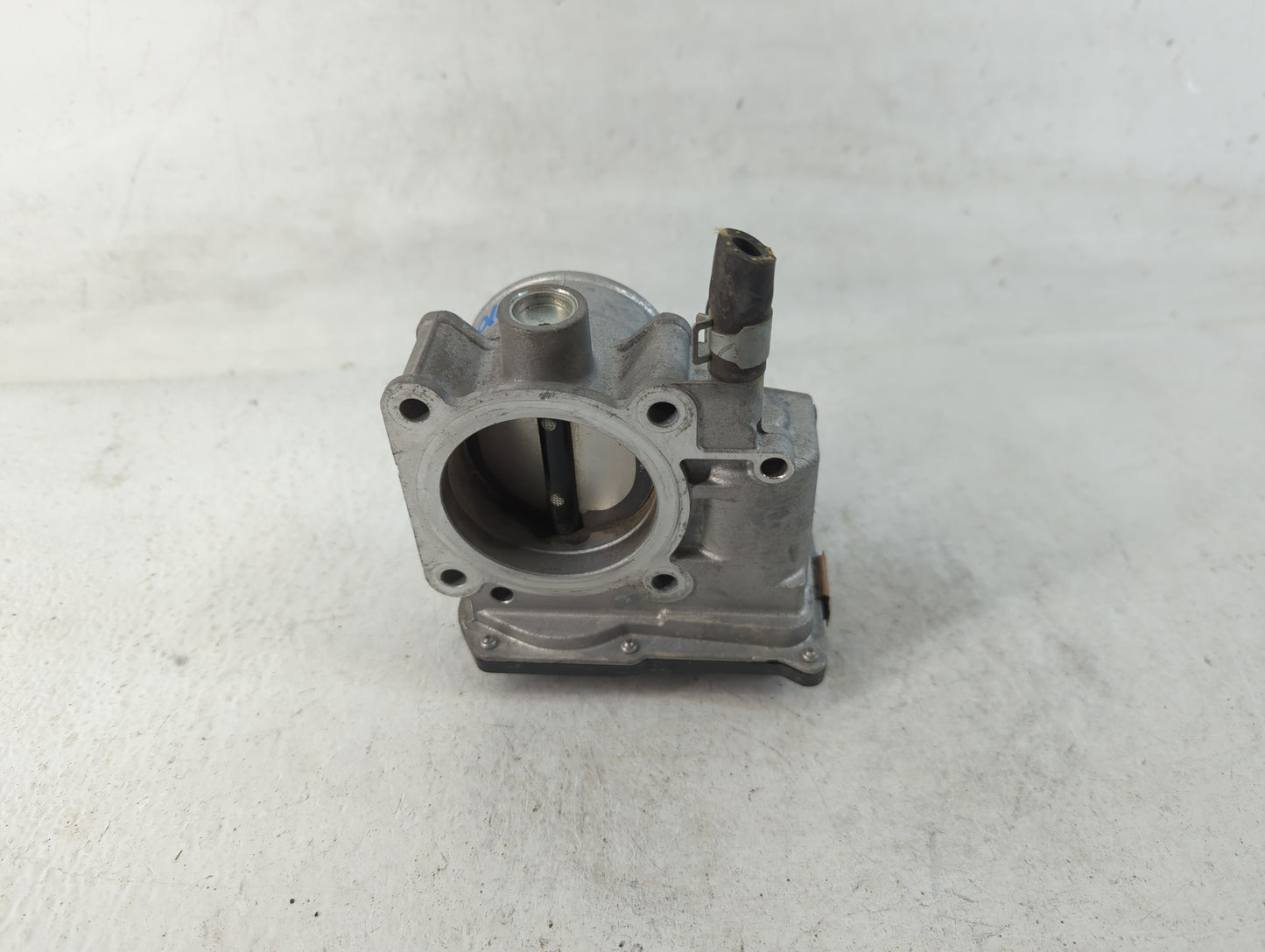2013-2019 Nissan Sentra Throttle Body P/N:3RA60-01 B Fits Fits 2013 2014 2015 2016 2017 2018 2019 OEM Used Auto Parts - Oemu