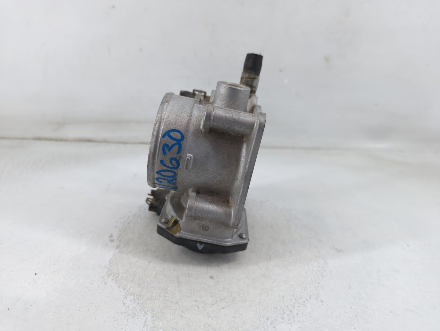2013-2019 Nissan Sentra Throttle Body P/N:3RA60-01 B Fits Fits 2013 2014 2015 2016 2017 2018 2019 OEM Used Auto Parts - Oemu
