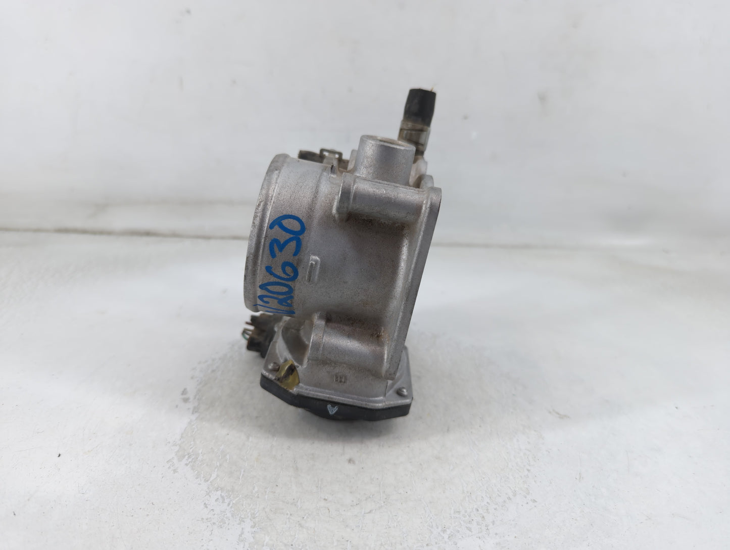 2013-2019 Nissan Sentra Throttle Body P/N:3RA60-01 B Fits Fits 2013 2014 2015 2016 2017 2018 2019 OEM Used Auto Parts - Oemu