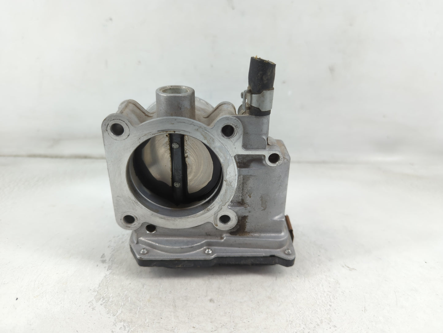 2013-2019 Nissan Sentra Throttle Body P/N:3RA60-01 B Fits Fits 2013 2014 2015 2016 2017 2018 2019 OEM Used Auto Parts - Oemu