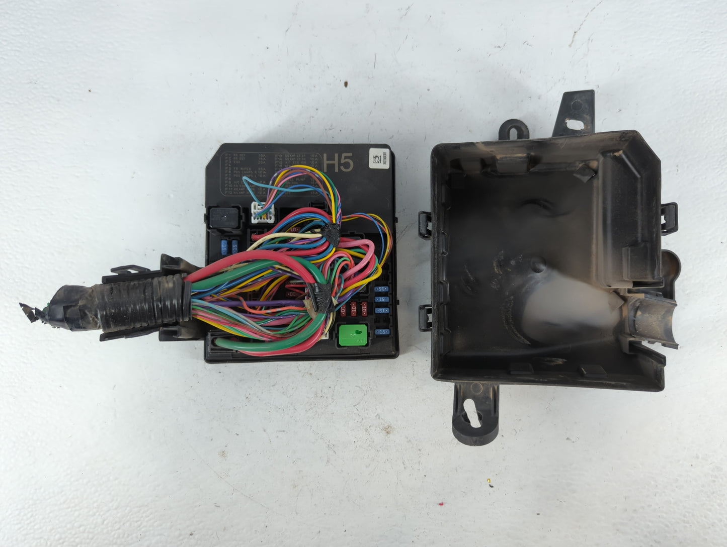 2013-2019 Nissan Sentra Fusebox Fuse Box Panel Relay Module P/N:3S0J00101 Fits Fits 2013 2014 2015 2016 2017 2018 2019 OEM U