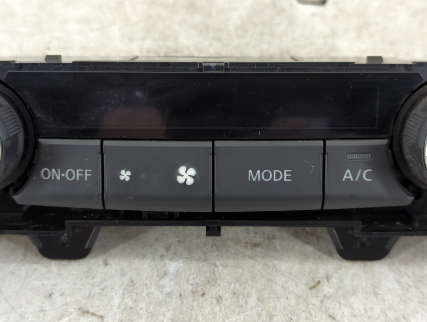 2016-2022 Nissan Titan Xd Climate Control Module Temperature AC/Heater Replacement P/N:27500 EZ20B Fits OEM Used Auto Parts 