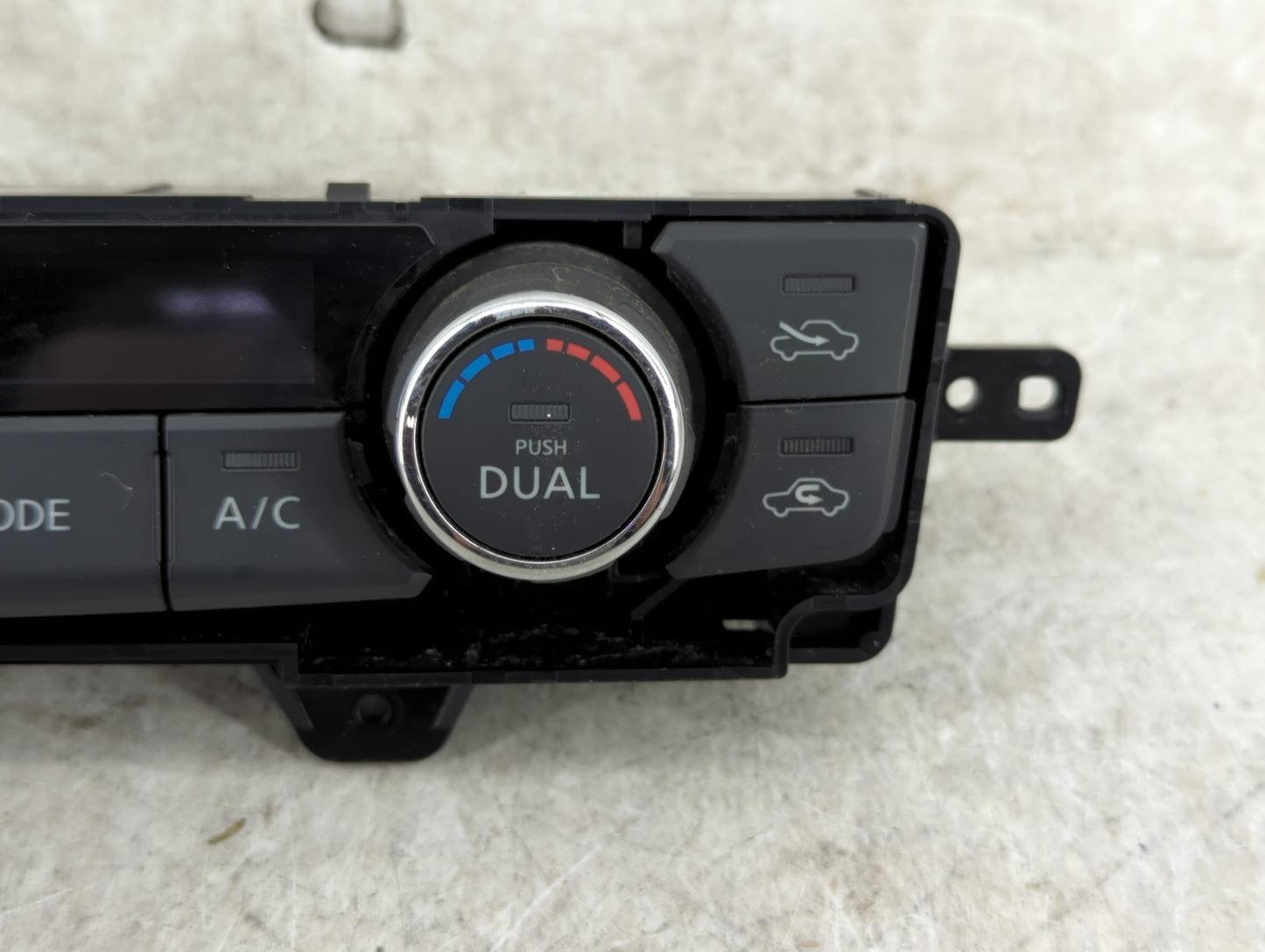 2016-2022 Nissan Titan Xd Climate Control Module Temperature AC/Heater Replacement P/N:27500 EZ20B Fits OEM Used Auto Parts 