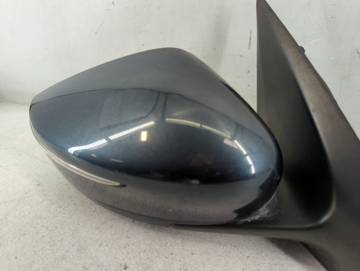 2015-2018 Nissan Versa Passenger Side View Mirror - Right Door Mirror OEM Used - Oemusedautoparts1.com