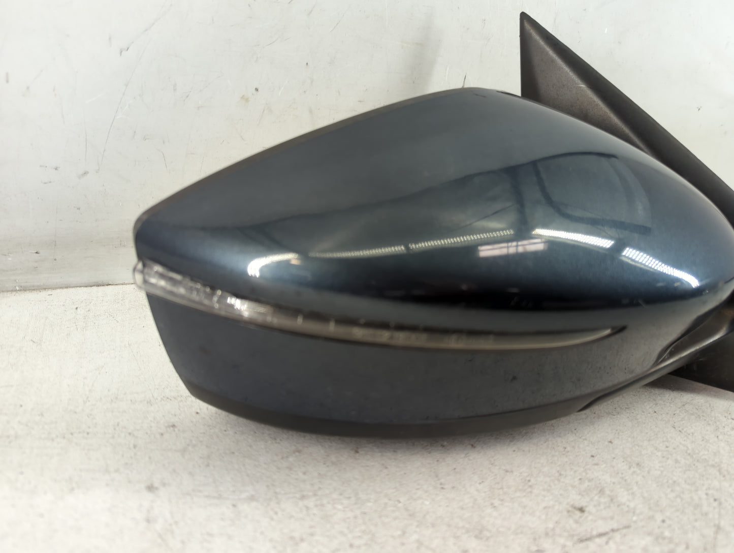 2015-2018 Nissan Versa Passenger Side View Mirror - Right Door Mirror OEM Used - Oemusedautoparts1.com