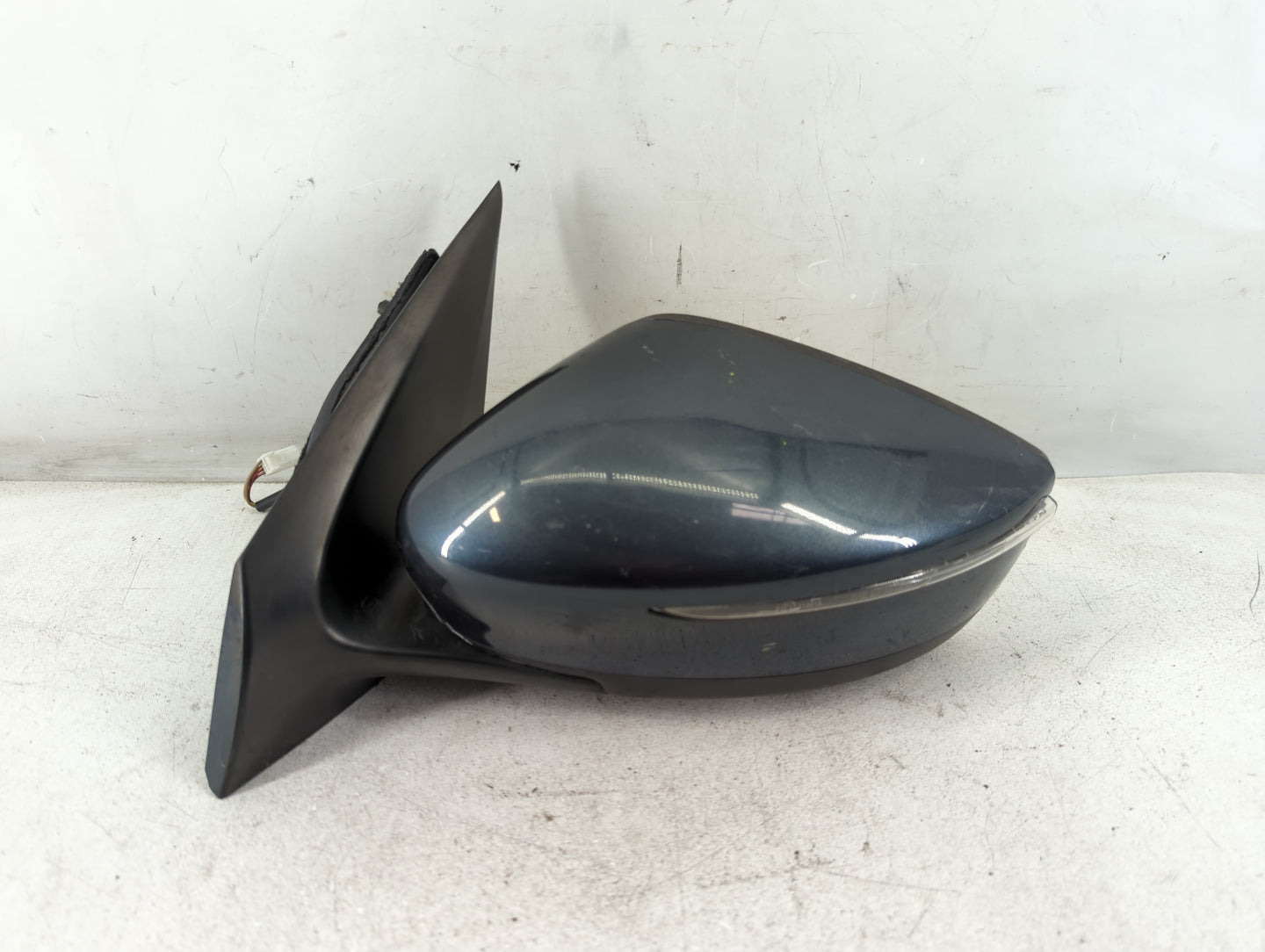 2015-2018 Nissan Versa Driver Side View Mirror - Left Door Mirror OEM Used - Oemusedautoparts1.com