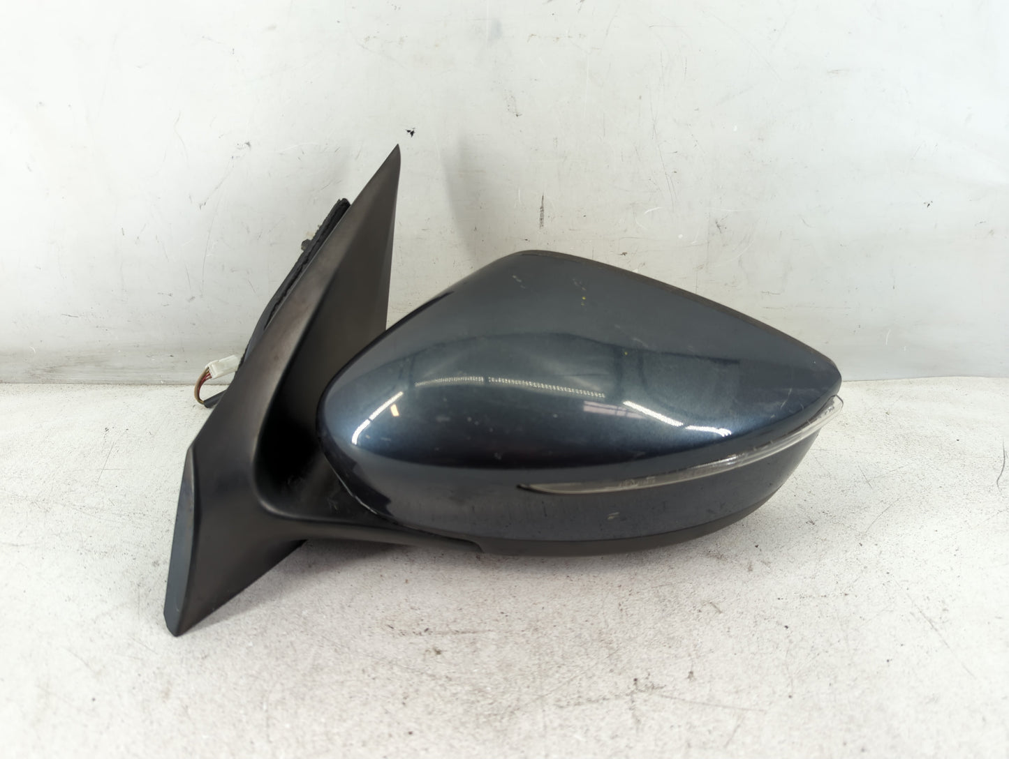 2015-2018 Nissan Versa Driver Side View Mirror - Left Door Mirror OEM Used - Oemusedautoparts1.com