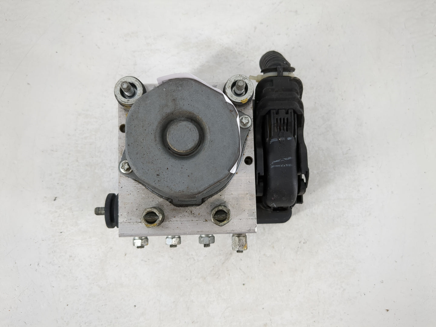 2015-2018 Nissan Versa ABS Pump Control Module Replacement P/N:47660 9KK0A Fits Fits 2015 2016 2017 2018 OEM Used Auto Parts
