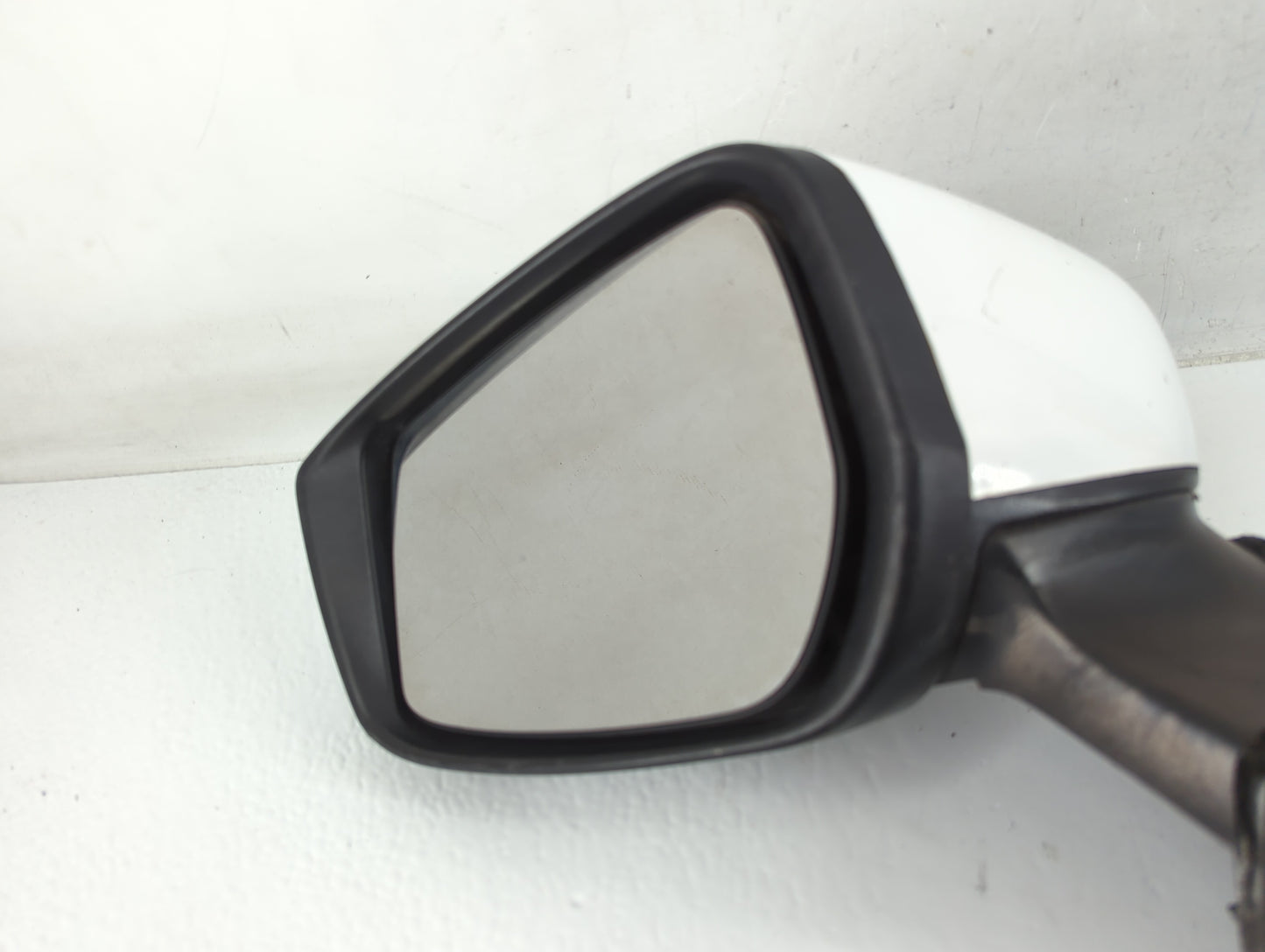 2015-2019 Nissan Versa Driver Side View Mirror - Left Door Mirror OEM Used - Oemusedautoparts1.com