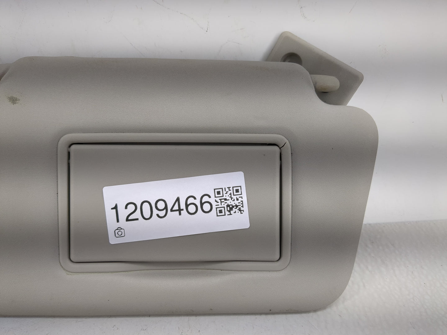 2016-2019 Nissan Versa Sun Visor Shade Replacement Passenger Right Mirror Fits Fits 2015 2016 2017 2018 2019 OEM Used Auto P