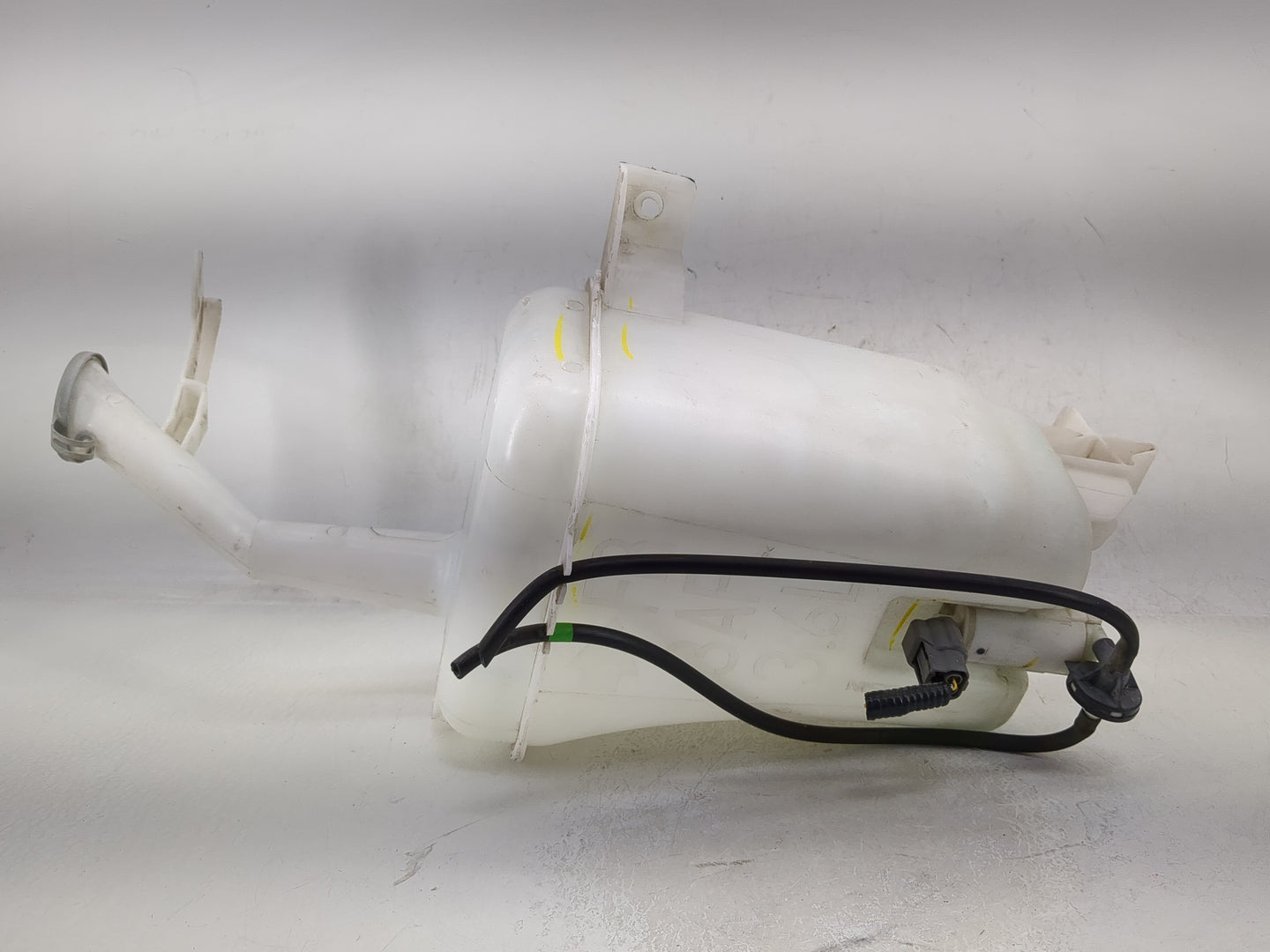 Nissan Versa Windshield Washer Fluid Reservoir Bottle Oem - Oemusedautoparts1.com