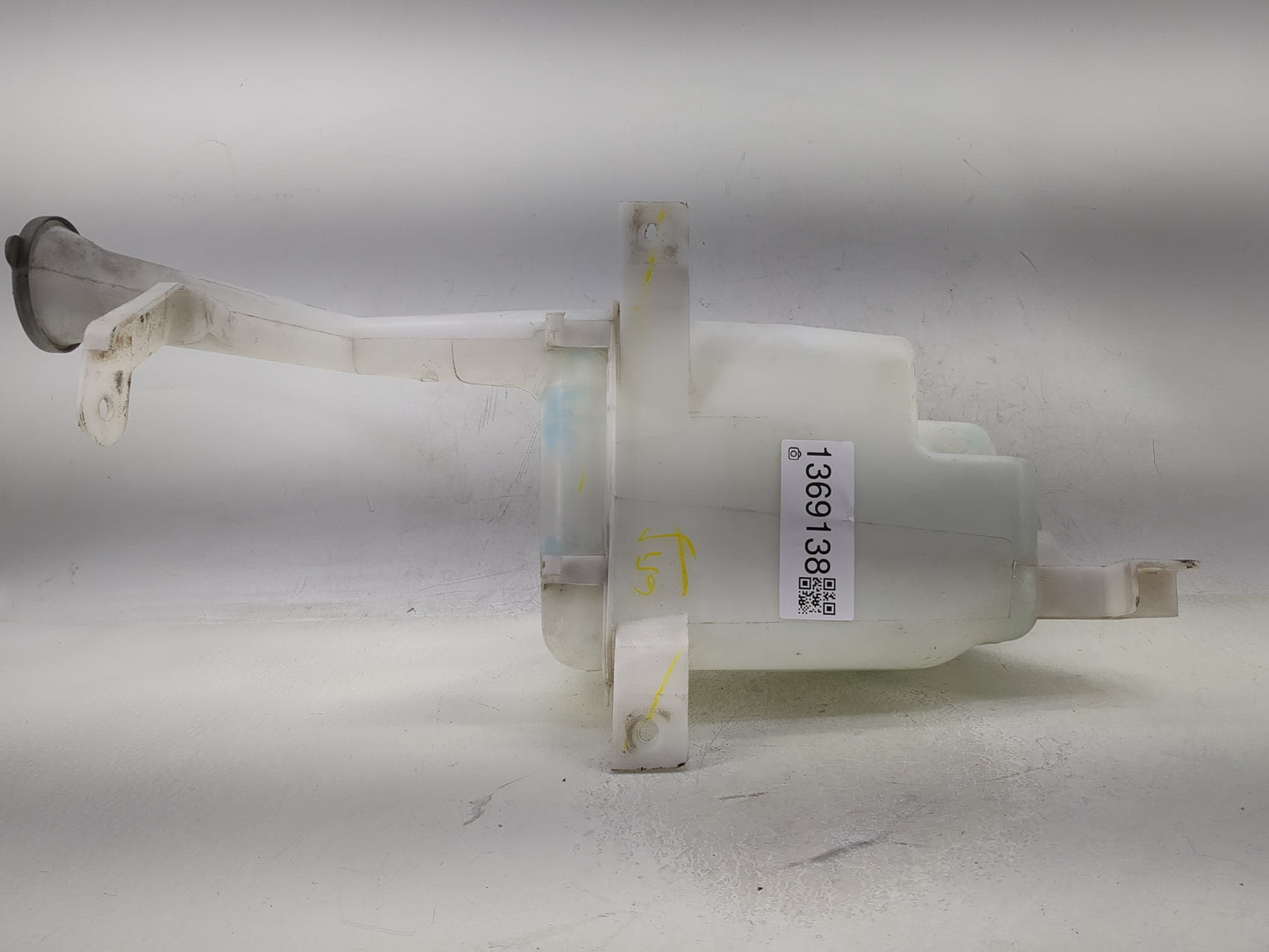 Nissan Versa Windshield Washer Fluid Reservoir Bottle Oem - Oemusedautoparts1.com