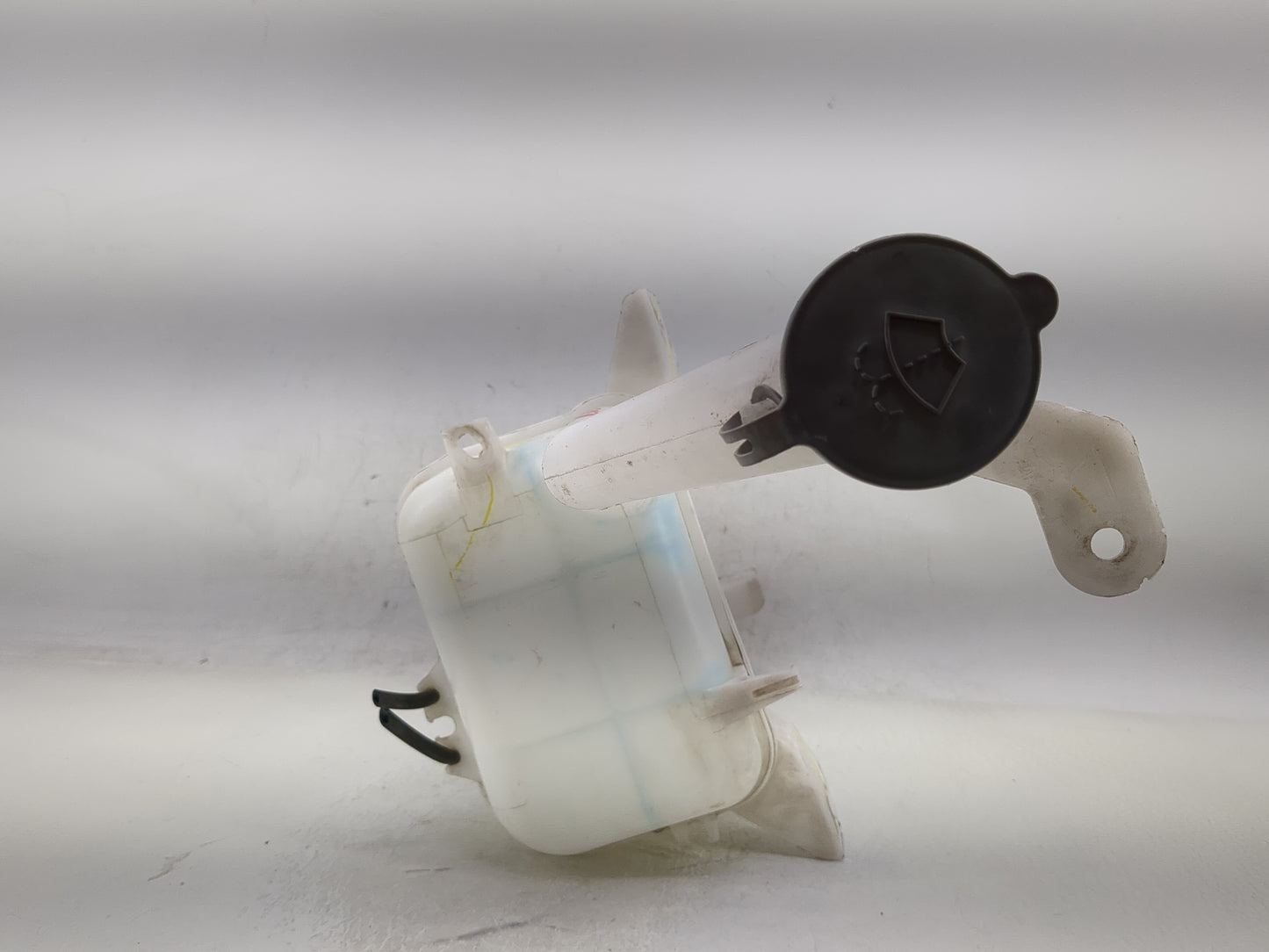 Nissan Versa Windshield Washer Fluid Reservoir Bottle Oem - Oemusedautoparts1.com