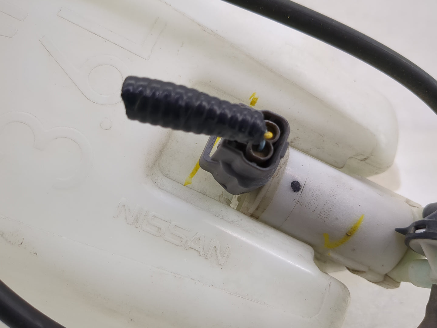 Nissan Versa Windshield Washer Fluid Reservoir Bottle Oem - Oemusedautoparts1.com