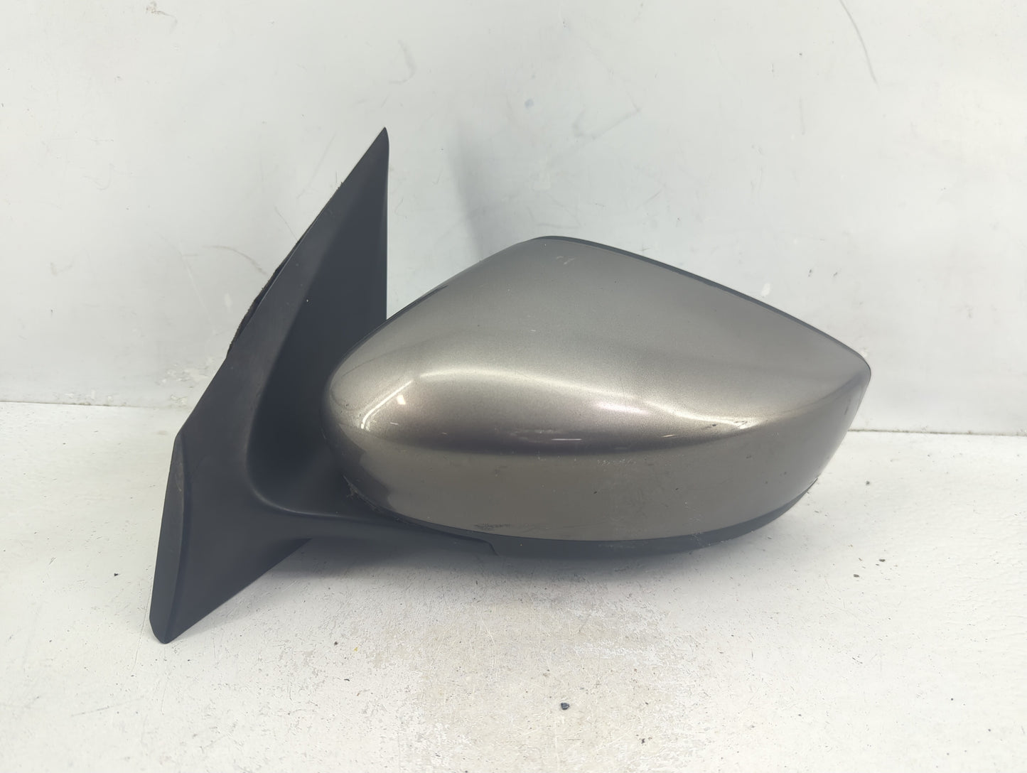2015-2019 Nissan Versa Driver Side View Mirror - Left Door Mirror OEM Used - Oemusedautoparts1.com