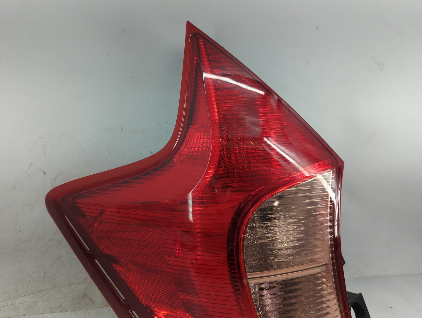 2014-2019 Nissan Versa Tail Light Assembly Driver Left OEM P/N:265553WC0A Fits Fits 2014 2015 2016 2017 2018 2019 OEM Used A