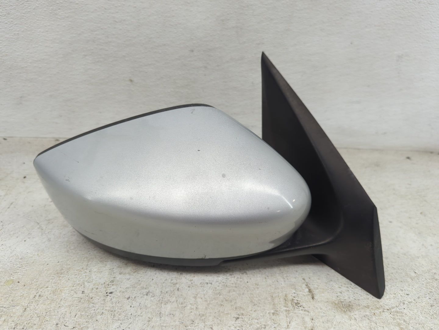 2015-2019 Nissan Versa Passenger Side View Mirror - Right Door Mirror OEM Used - Oemusedautoparts1.com