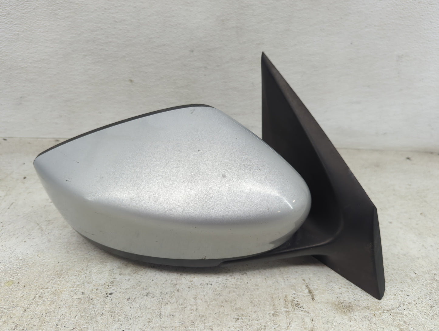 2015-2019 Nissan Versa Passenger Side View Mirror - Right Door Mirror OEM Used - Oemusedautoparts1.com