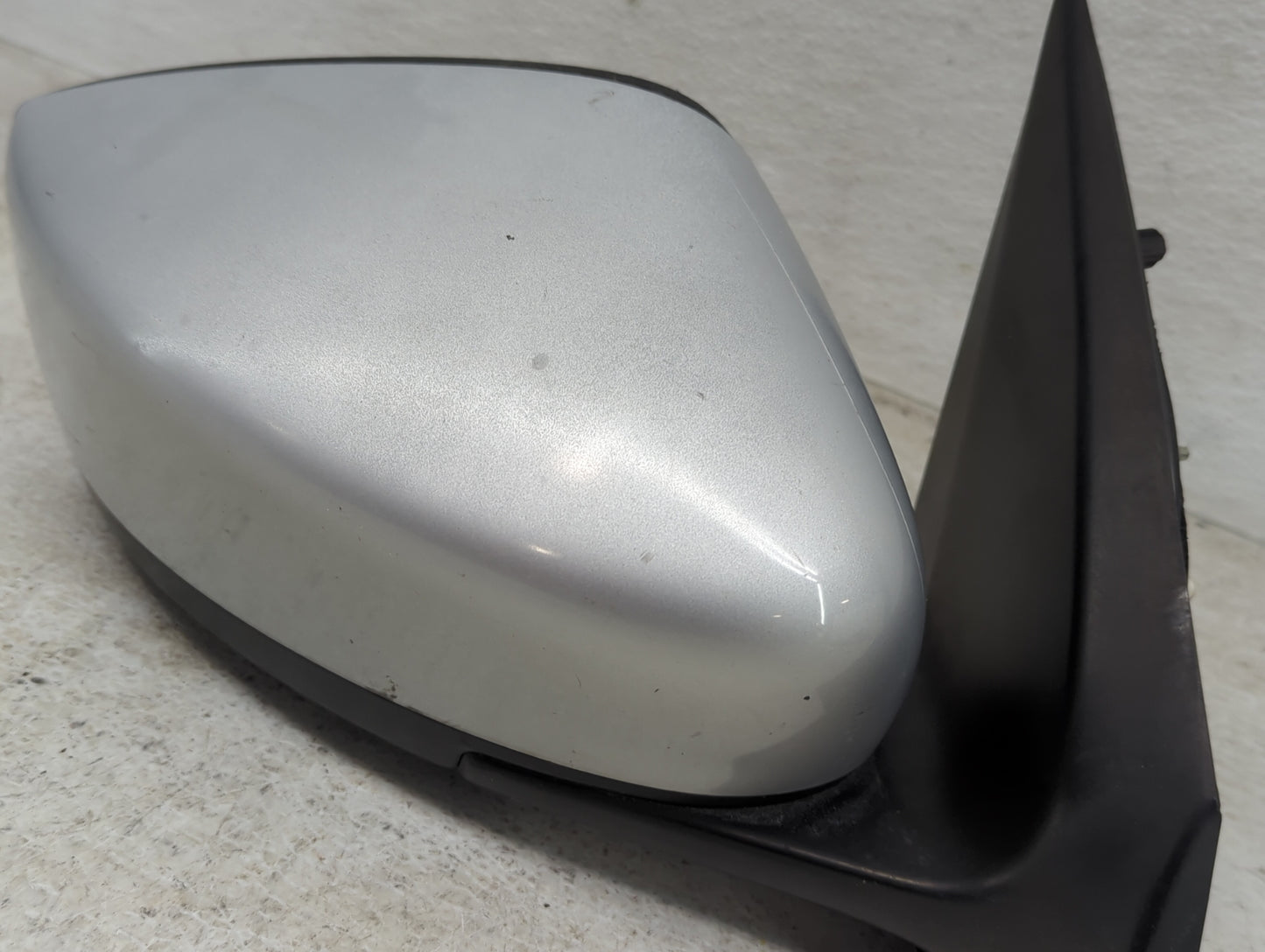 2015-2019 Nissan Versa Passenger Side View Mirror - Right Door Mirror OEM Used - Oemusedautoparts1.com