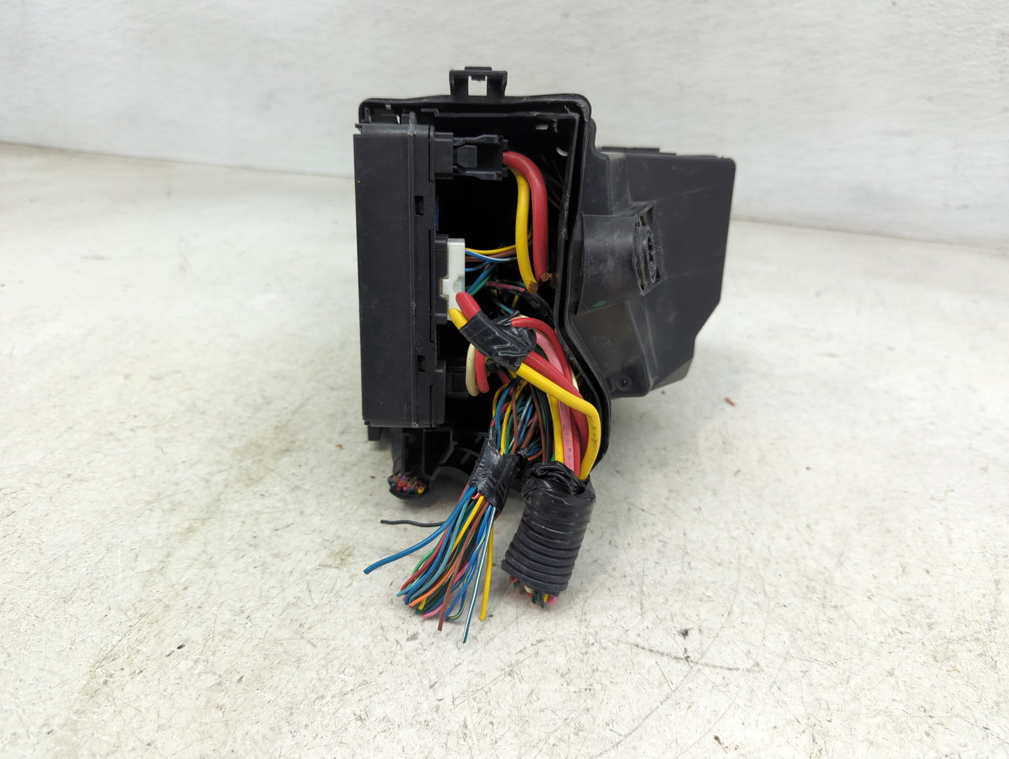 2013-2019 Nissan Versa Fusebox Fuse Box Panel Relay Module Fits Fits 2013 2014 2015 2016 2017 2018 2019 OEM Used Auto Parts 
