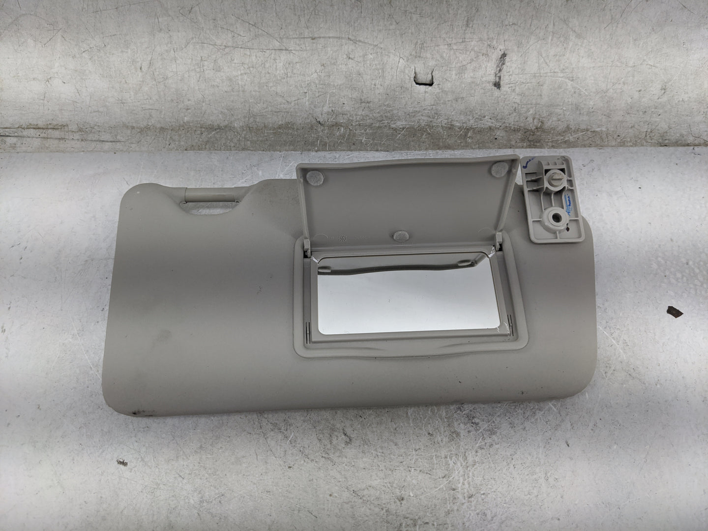 2016-2019 Nissan Versa Sun Visor Shade Replacement Passenger Right Mirror Fits Fits 2015 2016 2017 2018 2019 OEM Used Auto P