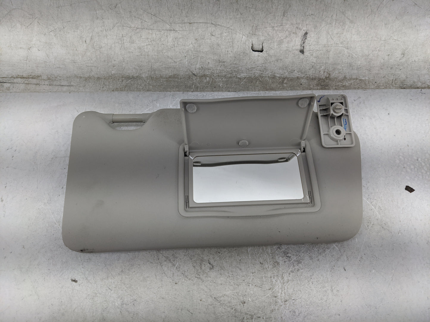 2016-2019 Nissan Versa Sun Visor Shade Replacement Passenger Right Mirror Fits Fits 2015 2016 2017 2018 2019 OEM Used Auto P