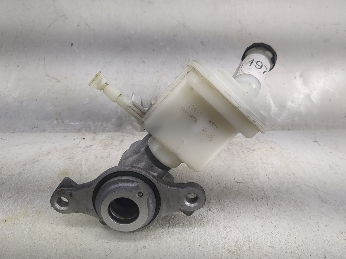2012-2019 Nissan Versa Brake Master Cylinder 1497809 - Oemusedautoparts1.com