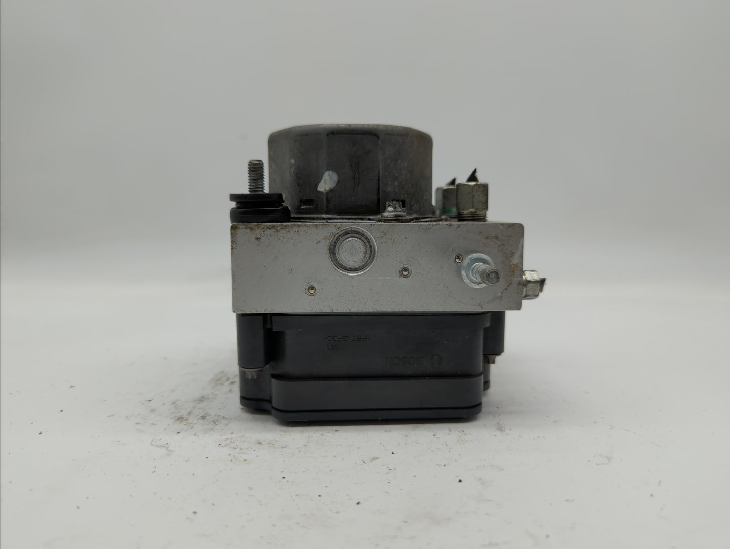 2015-2019 Nissan Versa ABS Pump Control Module Replacement P/N:47660 9KS0A 47660 9KL0A Fits Fits 2015 2016 2017 2018 2019 OE