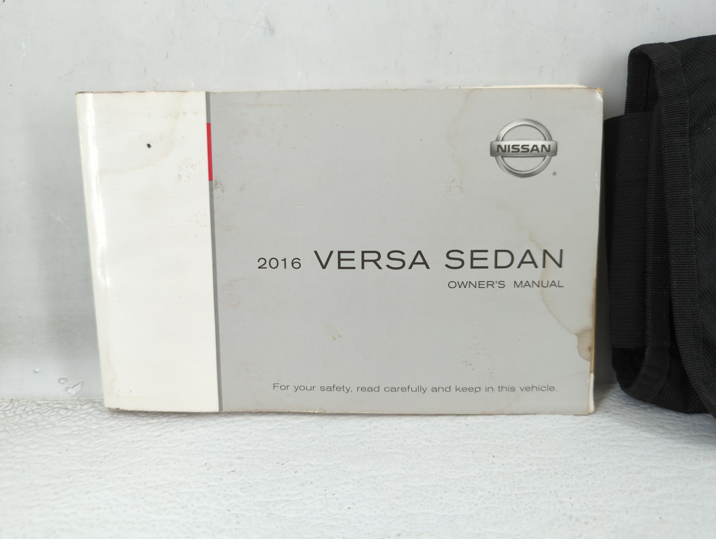 2016 Nissan Versa Owners Manual Book Guide P/N:OM16EM ON17U0 OEM Used Auto Parts - Oemusedautoparts1.com