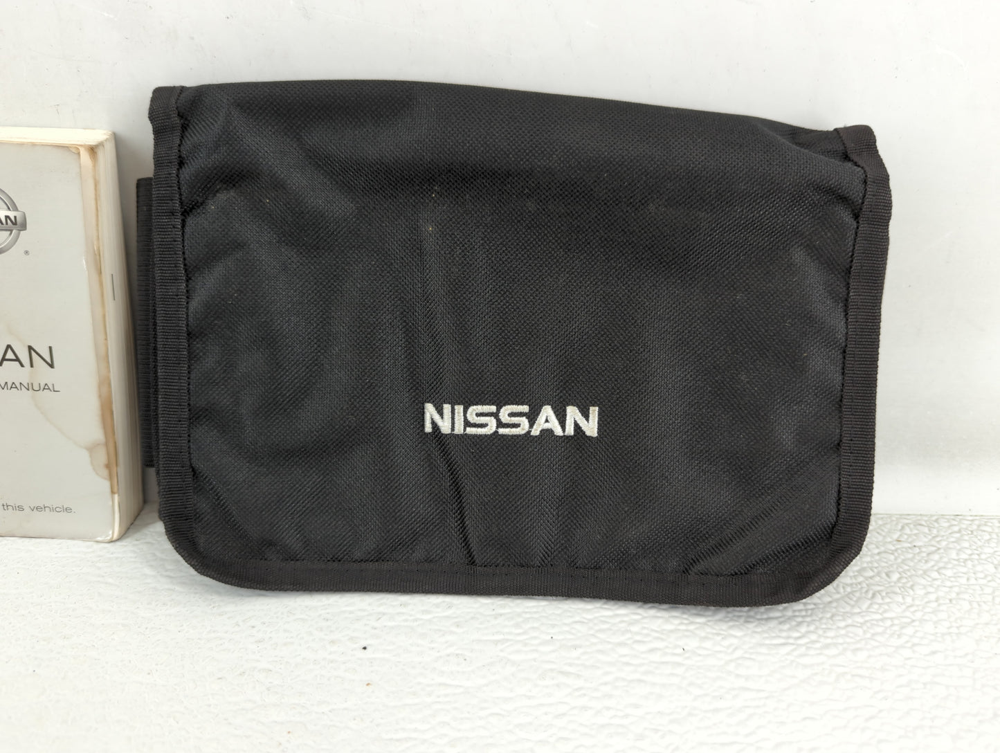 2016 Nissan Versa Owners Manual Book Guide P/N:OM16EM ON17U0 OEM Used Auto Parts - Oemusedautoparts1.com