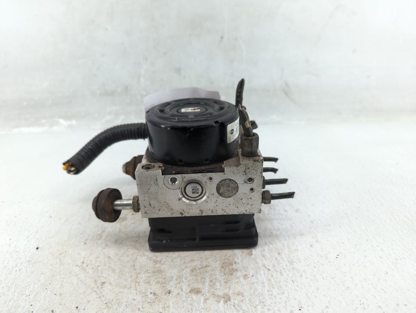 2014-2019 Nissan Versa ABS Pump Control Module Replacement P/N:47660 9MD0B Fits Fits 2014 2015 2016 2017 2018 2019 OEM Used 