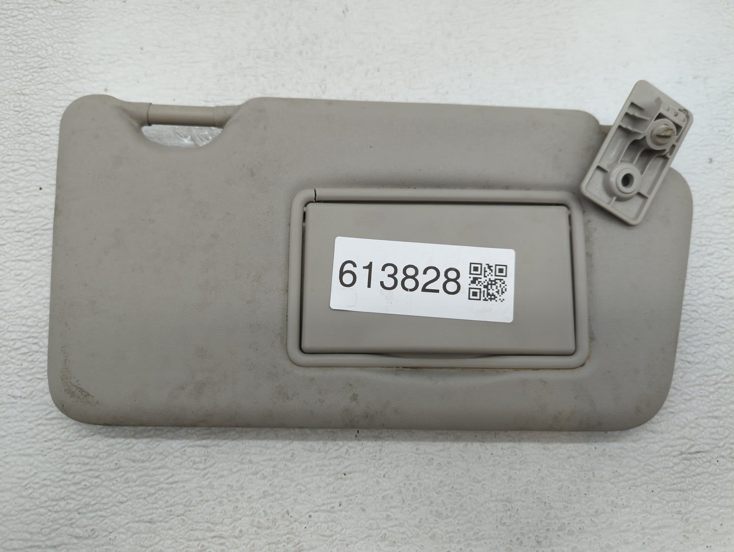 2016-2019 Nissan Versa Sun Visor Shade Replacement Passenger Right Mirror Fits Fits 2015 2016 2017 2018 2019 OEM Used Auto P