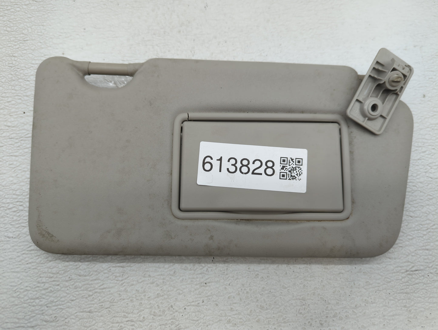 2016-2019 Nissan Versa Sun Visor Shade Replacement Passenger Right Mirror Fits Fits 2015 2016 2017 2018 2019 OEM Used Auto P