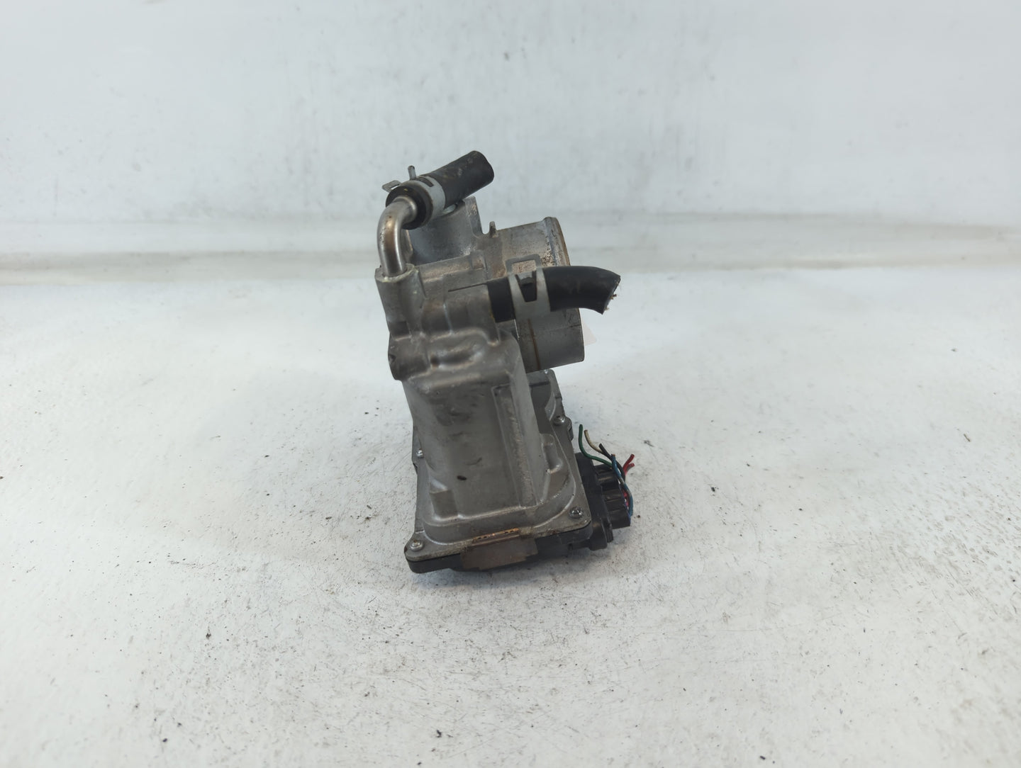 2012-2019 Nissan Versa Throttle Body P/N:3AA50-02 E Fits Fits 2012 2013 2014 2015 2016 2017 2018 2019 OEM Used Auto Parts - 