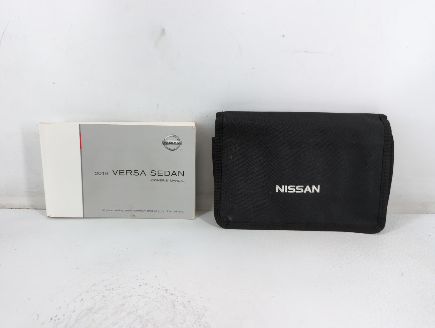 2016 Nissan Versa Owners Manual Book Guide P/N:OM16EM 0N17U1 OEM Used Auto Parts - Oemusedautoparts1.com