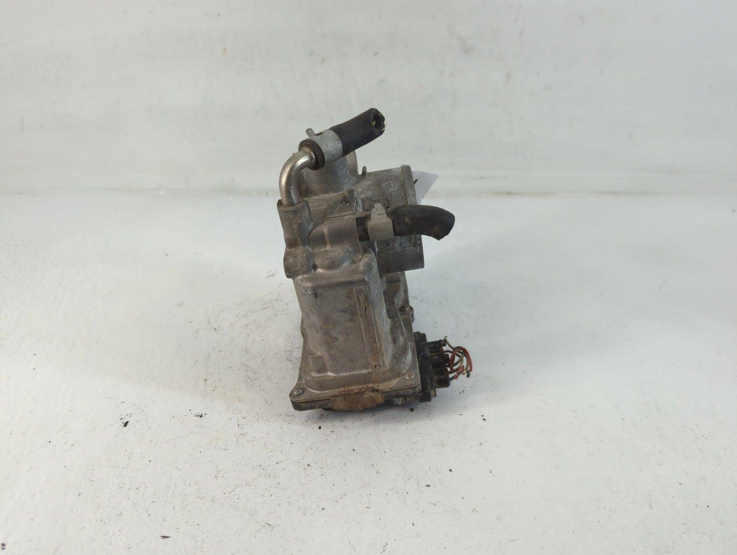 2012-2019 Nissan Versa Throttle Body P/N:3AA50-02 E Fits Fits 2012 2013 2014 2015 2016 2017 2018 2019 OEM Used Auto Parts - 