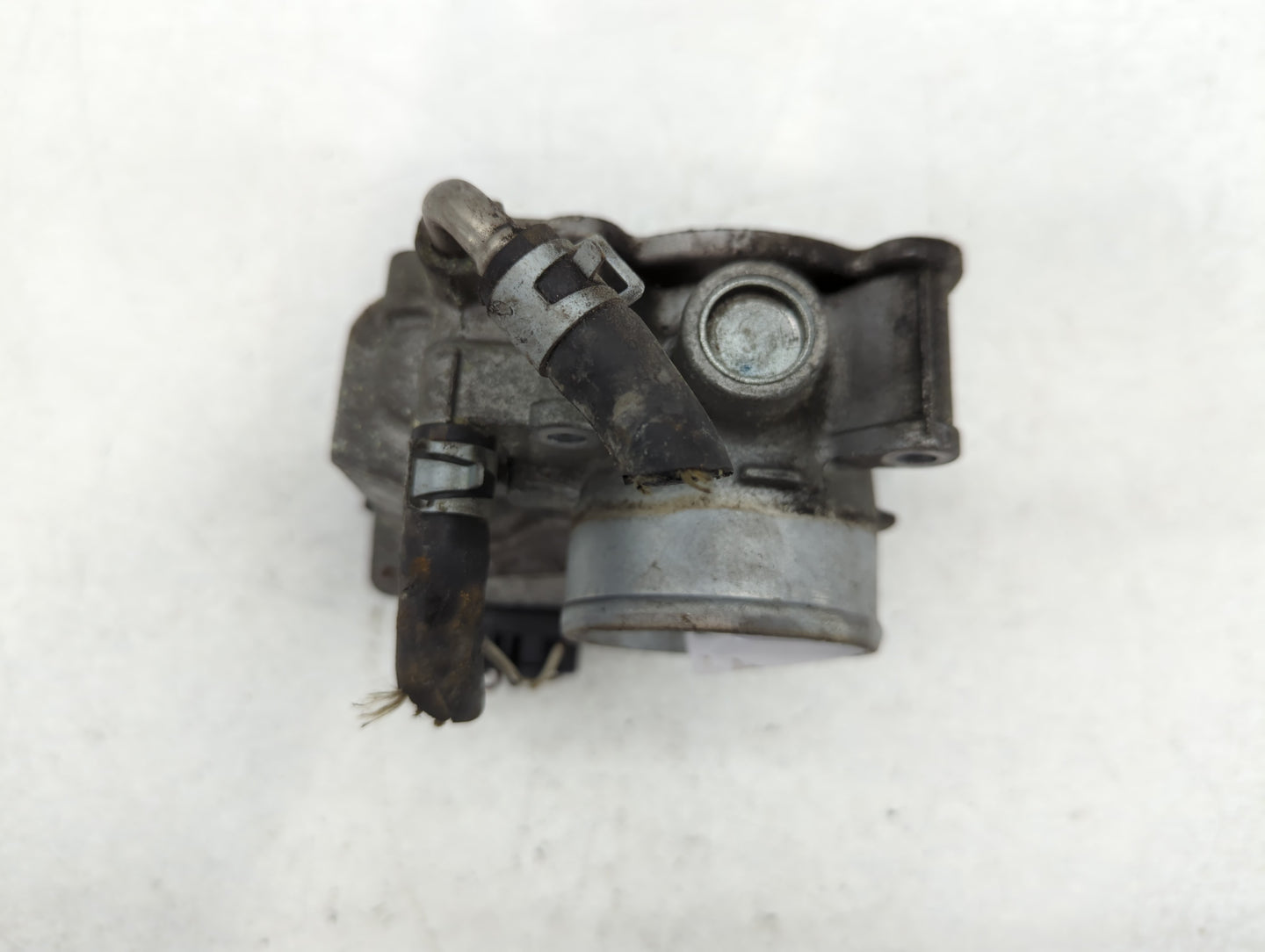2012-2019 Nissan Versa Throttle Body P/N:3AA50-02 E Fits Fits 2012 2013 2014 2015 2016 2017 2018 2019 OEM Used Auto Parts - 
