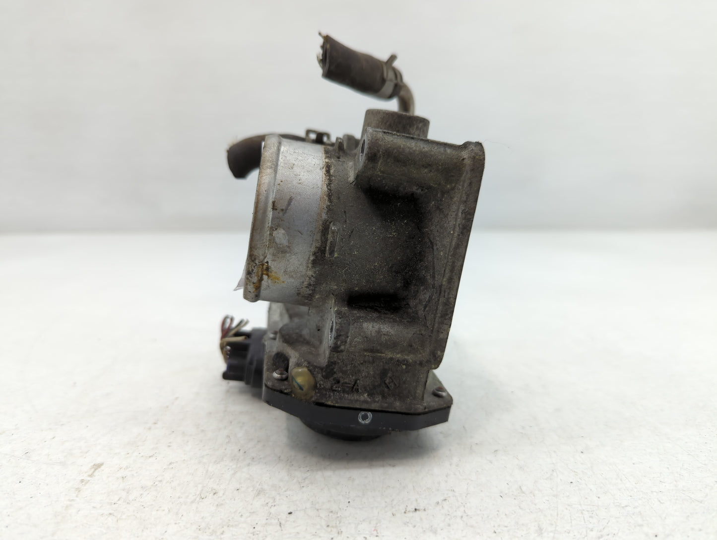 2012-2019 Nissan Versa Throttle Body P/N:3AA50-02 E Fits Fits 2012 2013 2014 2015 2016 2017 2018 2019 OEM Used Auto Parts - 