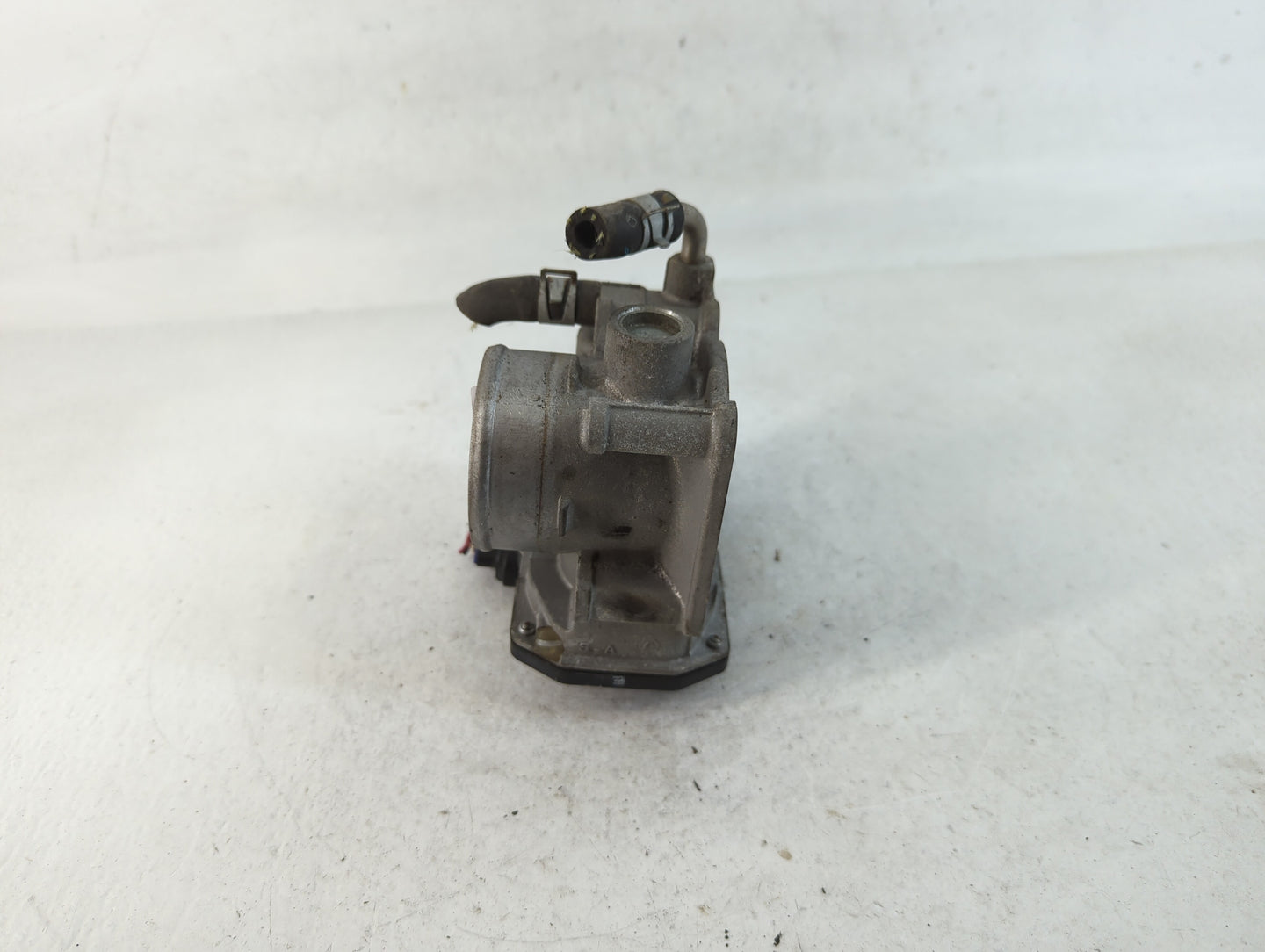 2012-2019 Nissan Versa Throttle Body P/N:3AA50-02 E Fits Fits 2012 2013 2014 2015 2016 2017 2018 2019 OEM Used Auto Parts - 