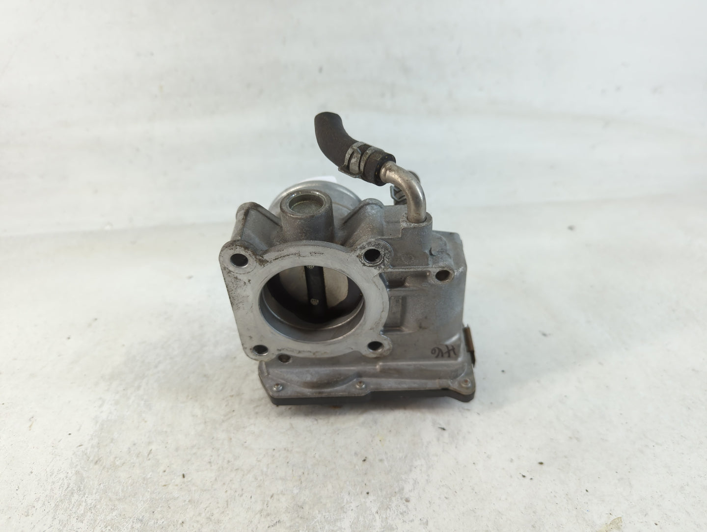 2012-2019 Nissan Versa Throttle Body P/N:3AA50-02 E Fits Fits 2012 2013 2014 2015 2016 2017 2018 2019 OEM Used Auto Parts - 