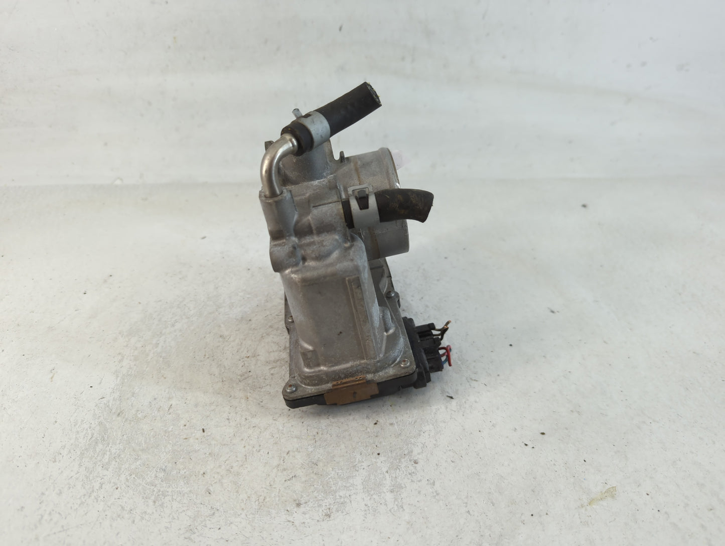 2012-2019 Nissan Versa Throttle Body P/N:3AA50-02 E Fits Fits 2012 2013 2014 2015 2016 2017 2018 2019 OEM Used Auto Parts - 